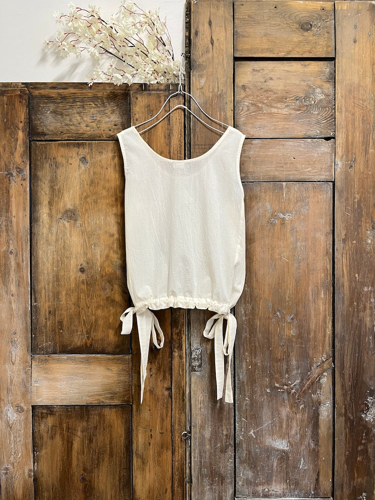 yandan bağlamalı kolsuz pamuklu bluz