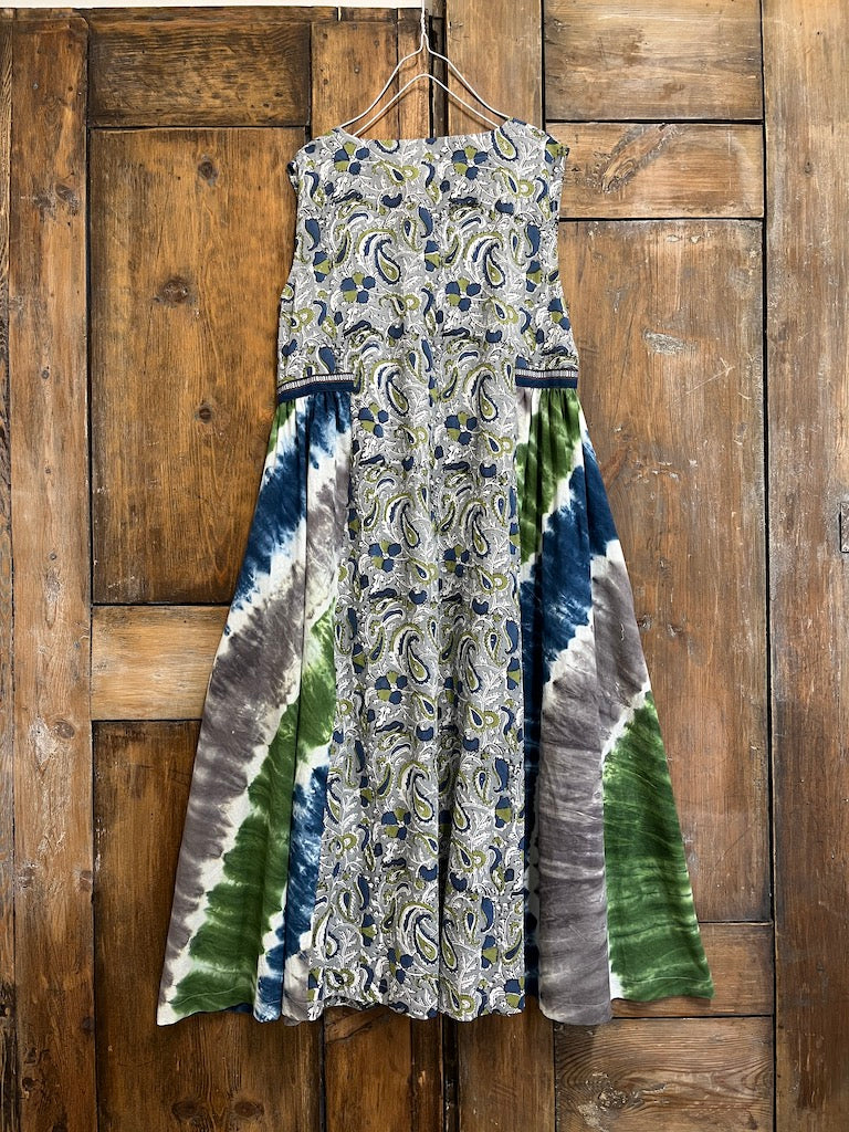 Büzgü Yan Detay Batik Elbise