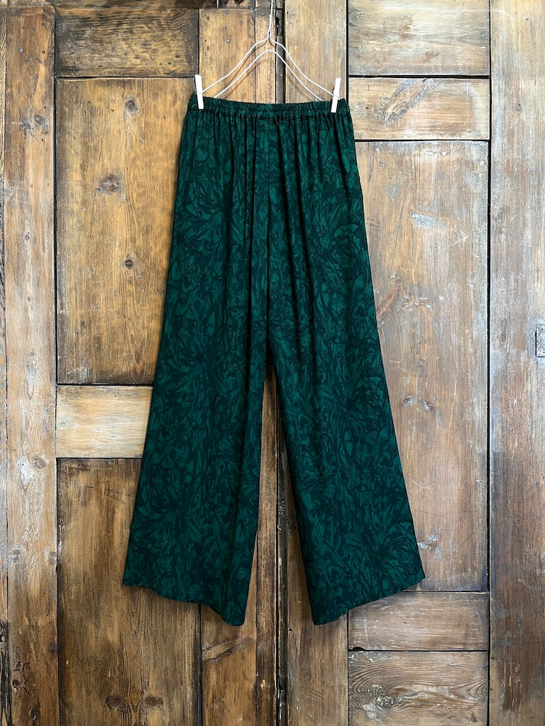 Dökümlü Bol Kesim Pantolon