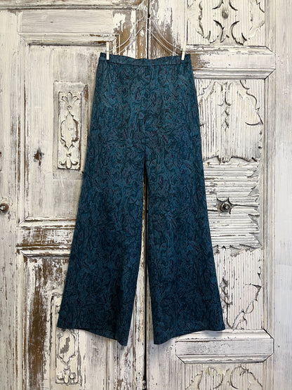 mavi desenli boru paça pantolon