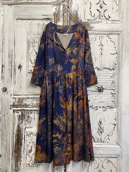 yanları brit bağcıklı desenli elbise