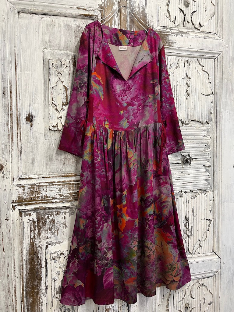 yanları bağcıklı elbise