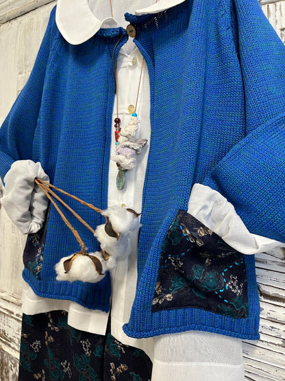 mavi cepleri desenli triko hırka