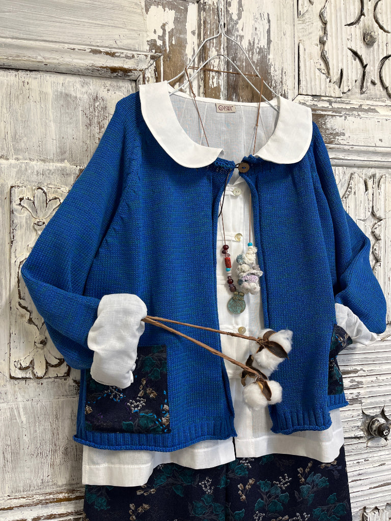 mavi cepleri desenli triko hırka