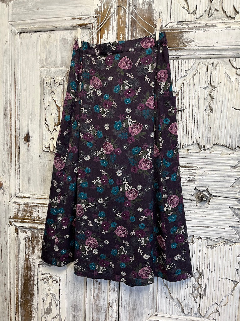 mor çiçek desenli yanları cepli midi etek