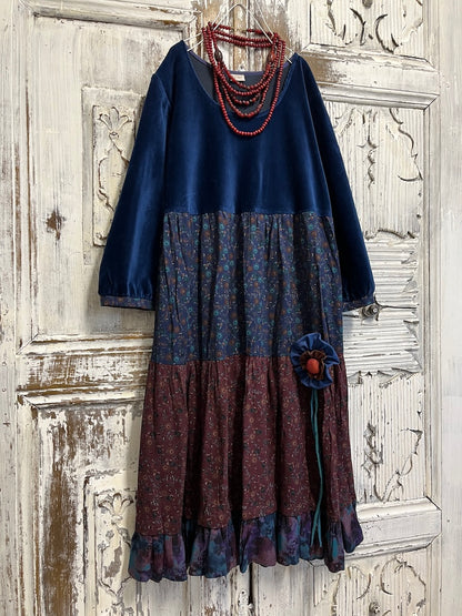 kadife çiçek süslü elbise