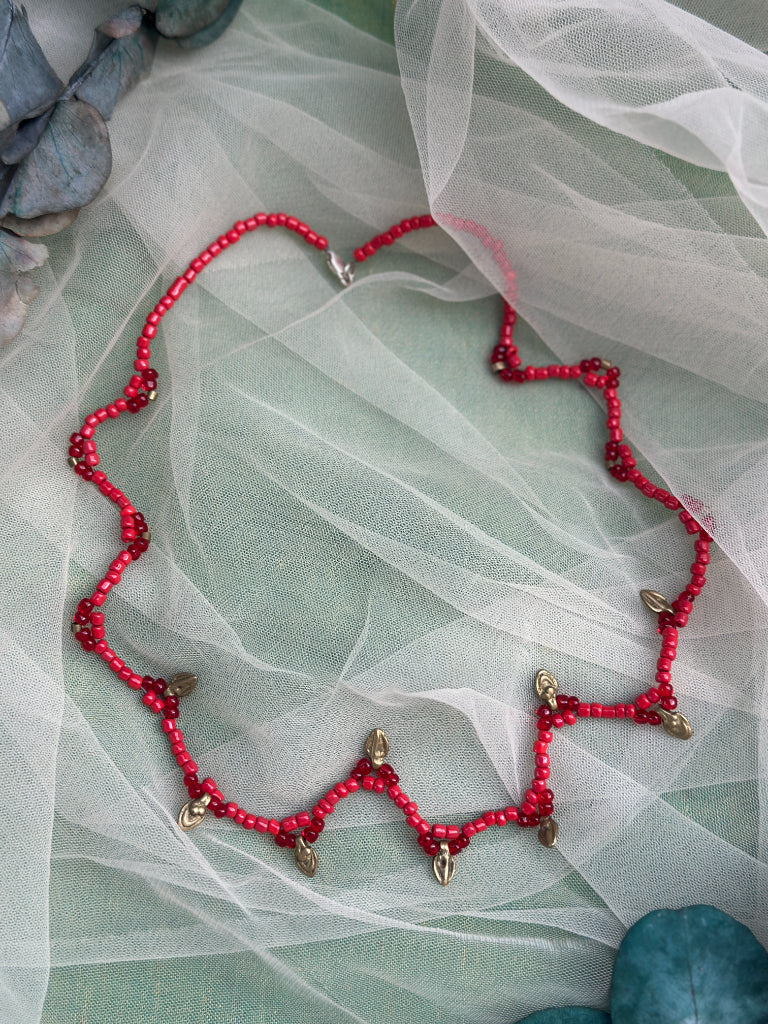 kırmızı damla antika parçalı kolye