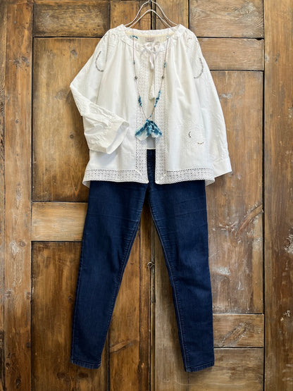 pamuklu beyaz nakışlı ve dantelli ceket