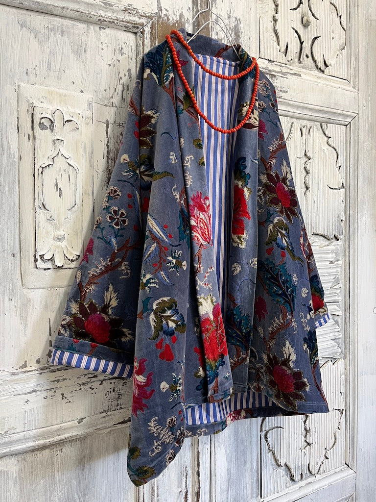 desenli kadife mavi ceket