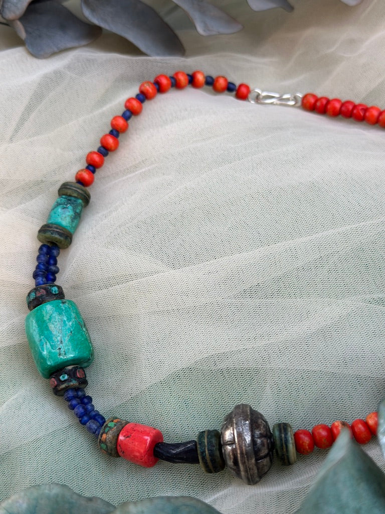 turkuaz ve mercan taşlı kolye