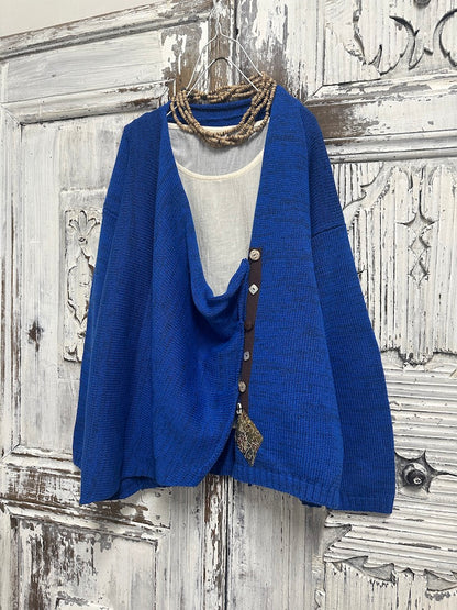 mavi renk asimetrik farklı düğme süslemeli hırka