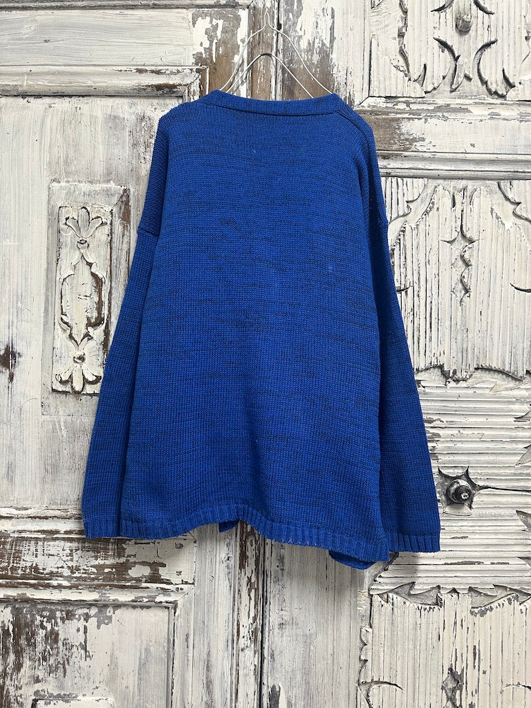 mavi renk asimetrik farklı düğme süslemeli hırka