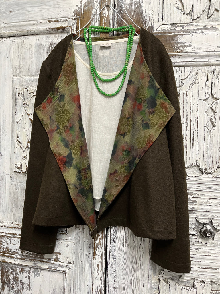 haki yün ceket yakası ipek detay