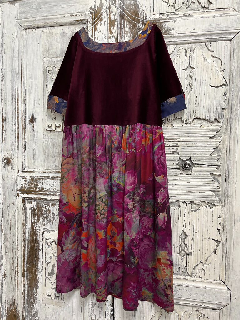 bordo kadife çiçekli elbise 