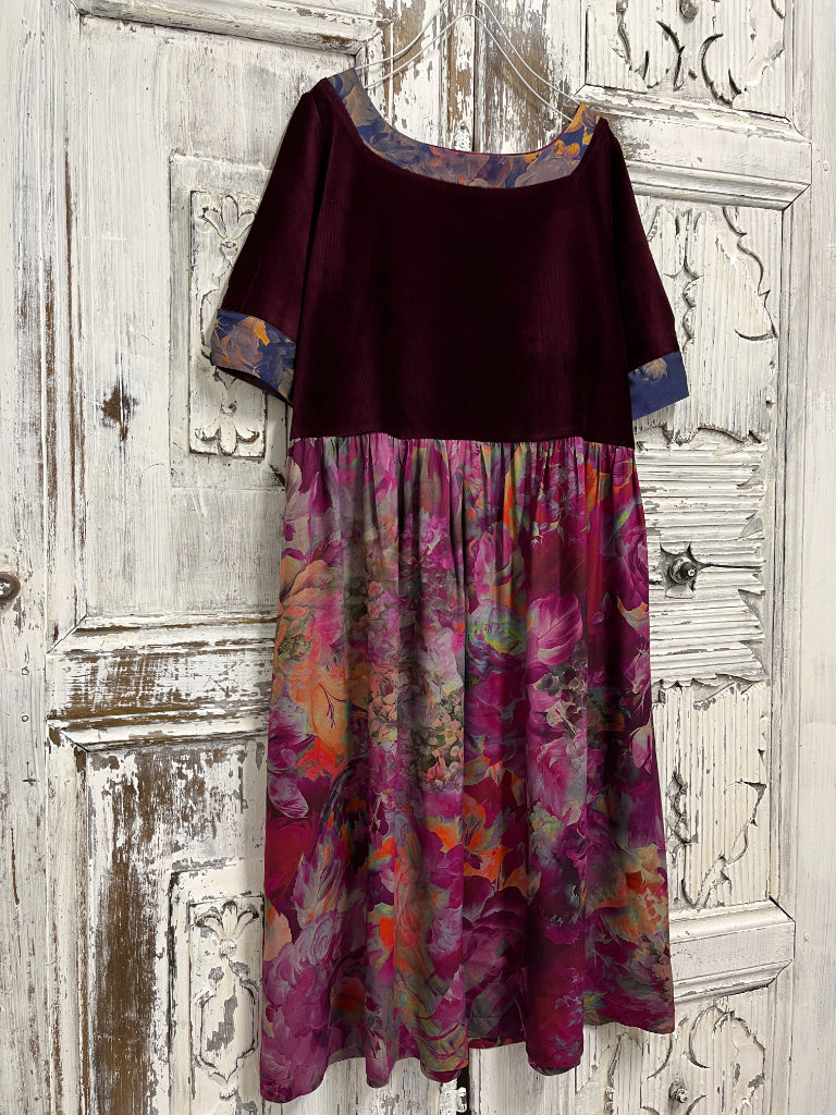 bordo kadife çiçekli elbise 