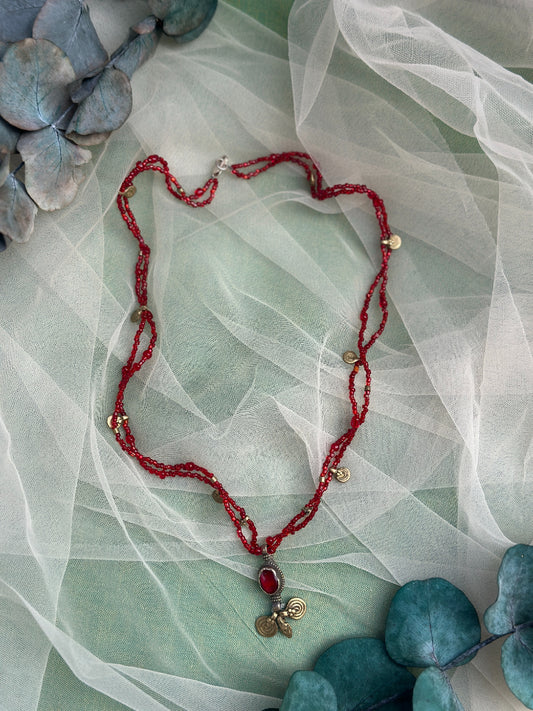 kırmızı antika parçalı kolye