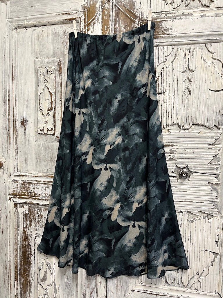 mavi çiçek desenli uzun verev etek