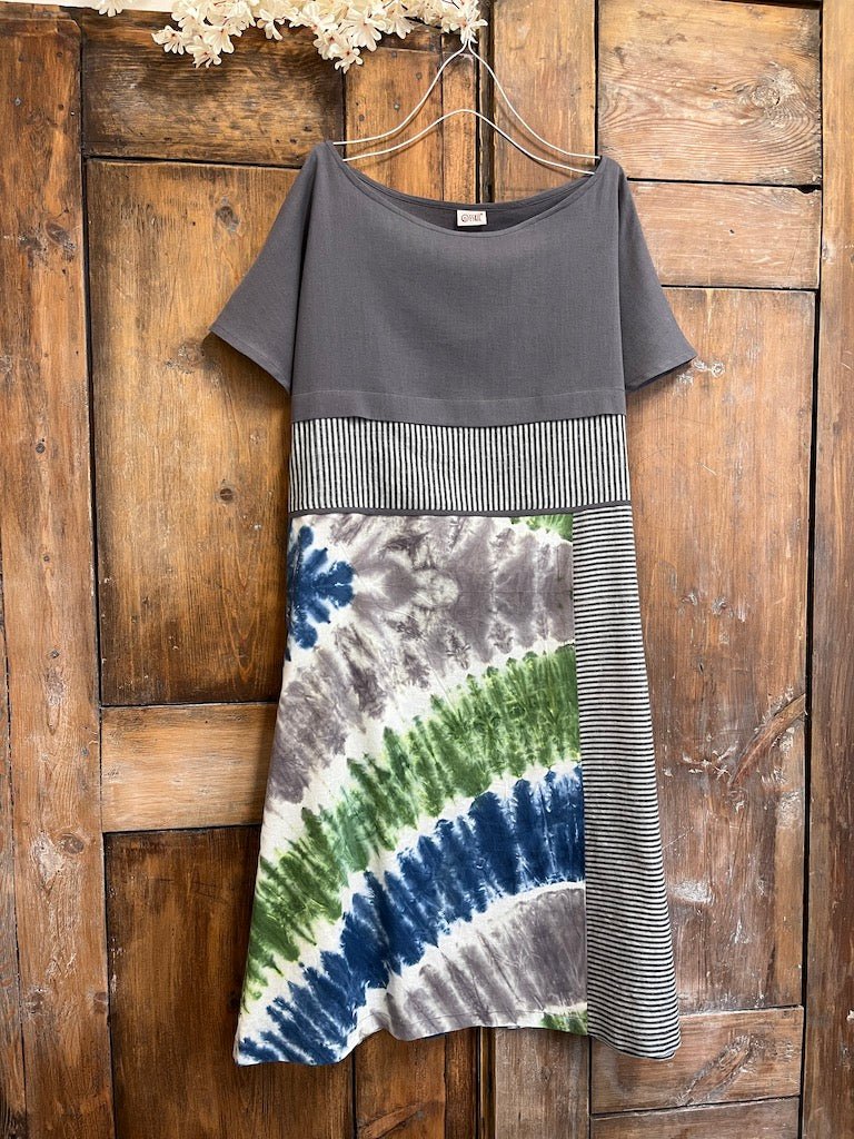 tie dye kısa kollu elbise