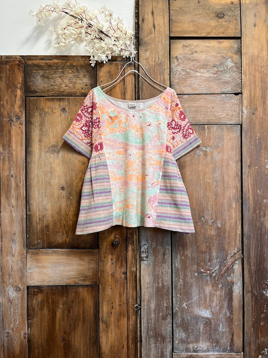 pembe desenli patchwork kısa kollu bluz