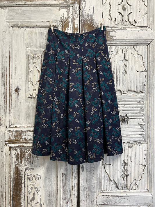 mavi kalın pileli etek