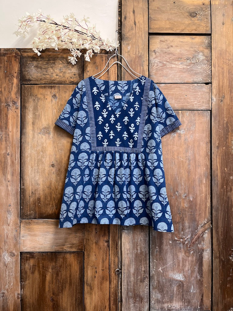 indigo pamuklu kısa kollu bluz