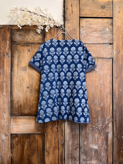 indigo pamuklu kısa kollu bluz