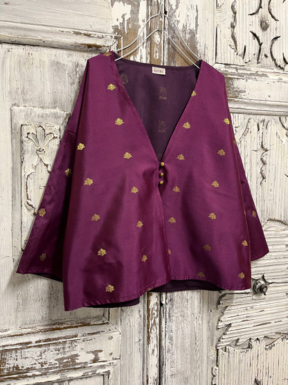 el işi süslemeli mor ceket