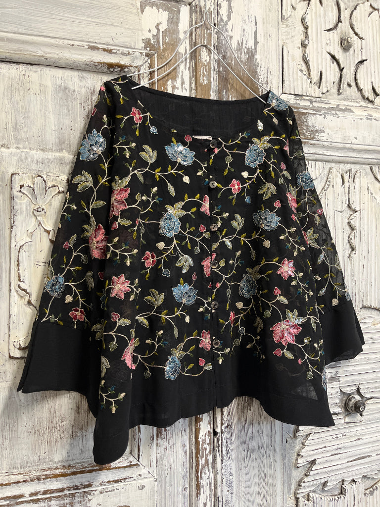 el işi süslemeli şık siyah ceket