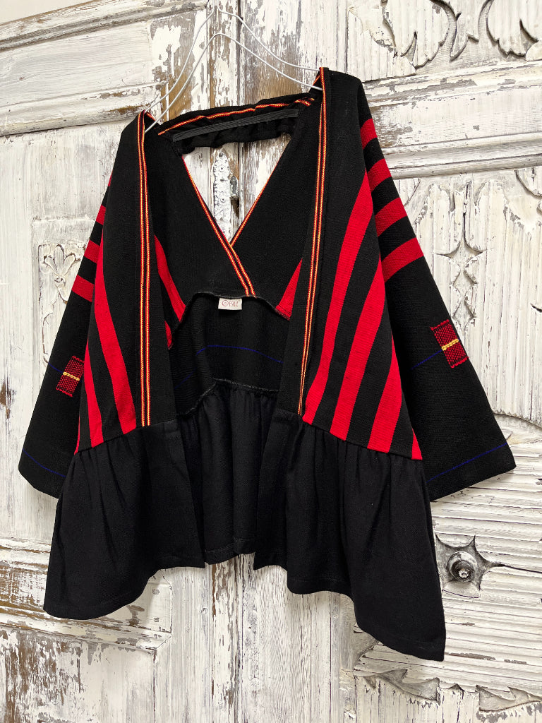 el dokuma kırmızı çizgili ceket