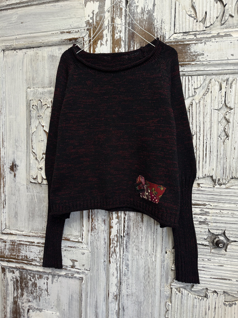 siyah triko el işi süslemeli 