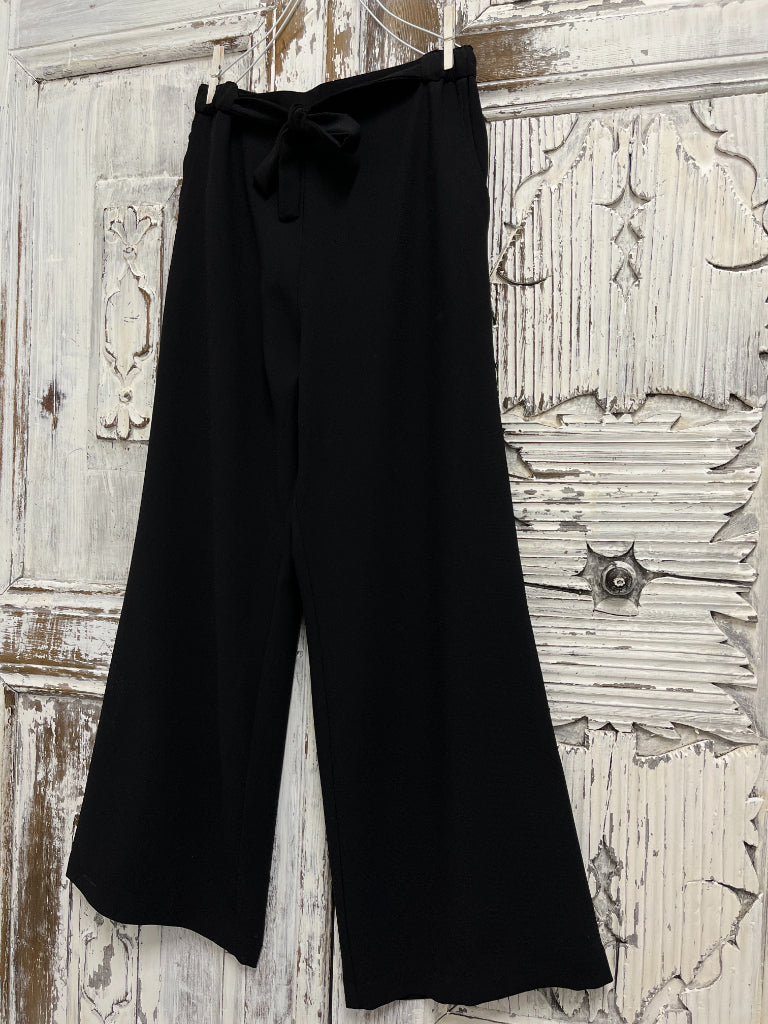 siyah kuşaklı pantolon