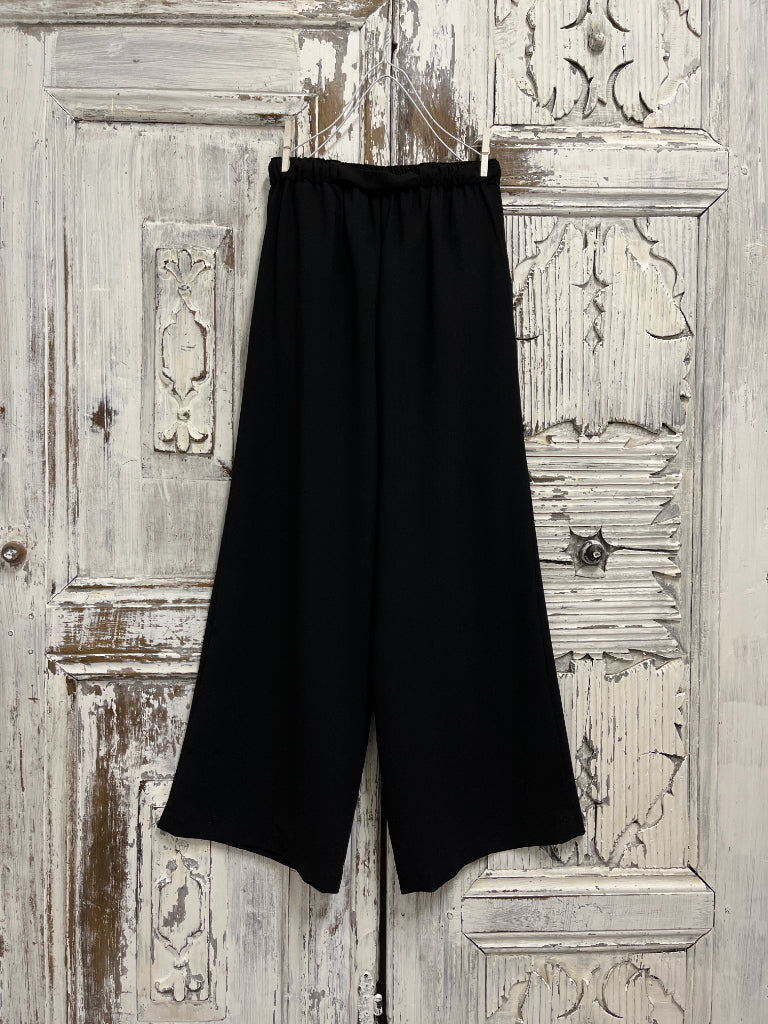 siyah kuşaklı pantolon