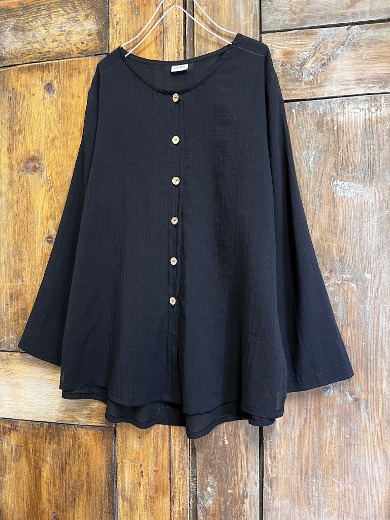 Uzun Önden Açık Siyah Bluz