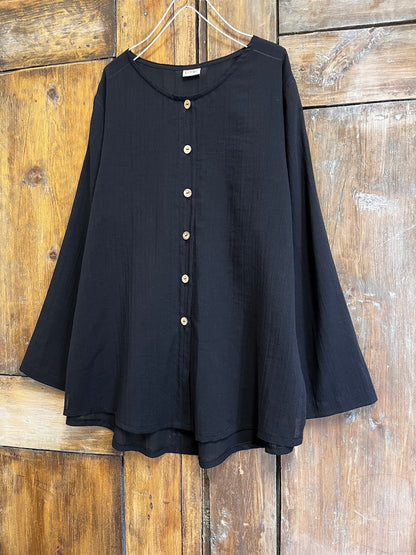 Uzun Önden Açık Siyah Bluz