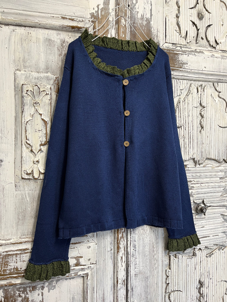 Lacivert triko hırka yakası ve kolu fırfırlı