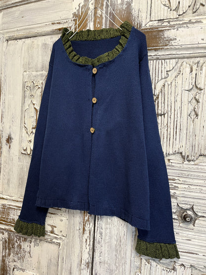 Lacivert triko hırka yakası ve kolu fırfırlı