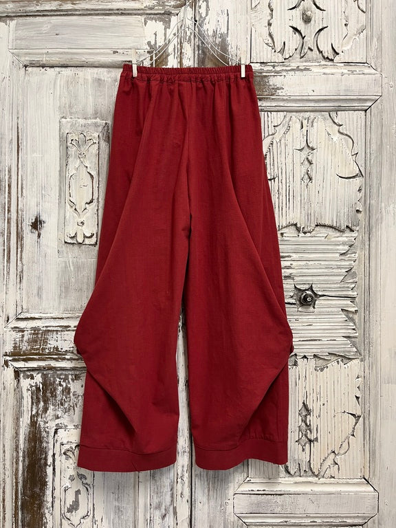 Kırmızı keten pantolon