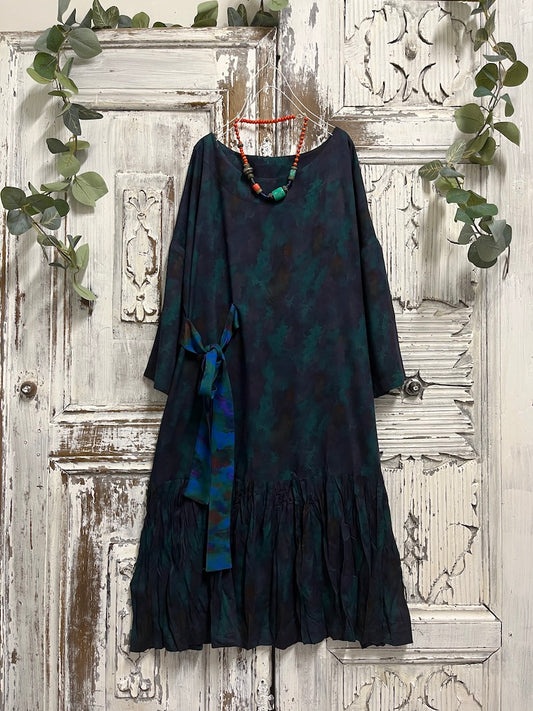 desenli elbise uzun kollu yandan bağlamalı