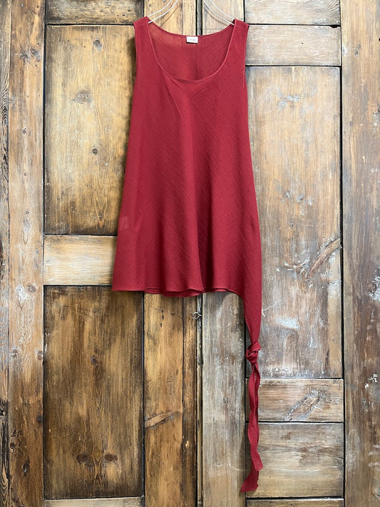 bordo pamuklu kolsuz asimetrik bluz