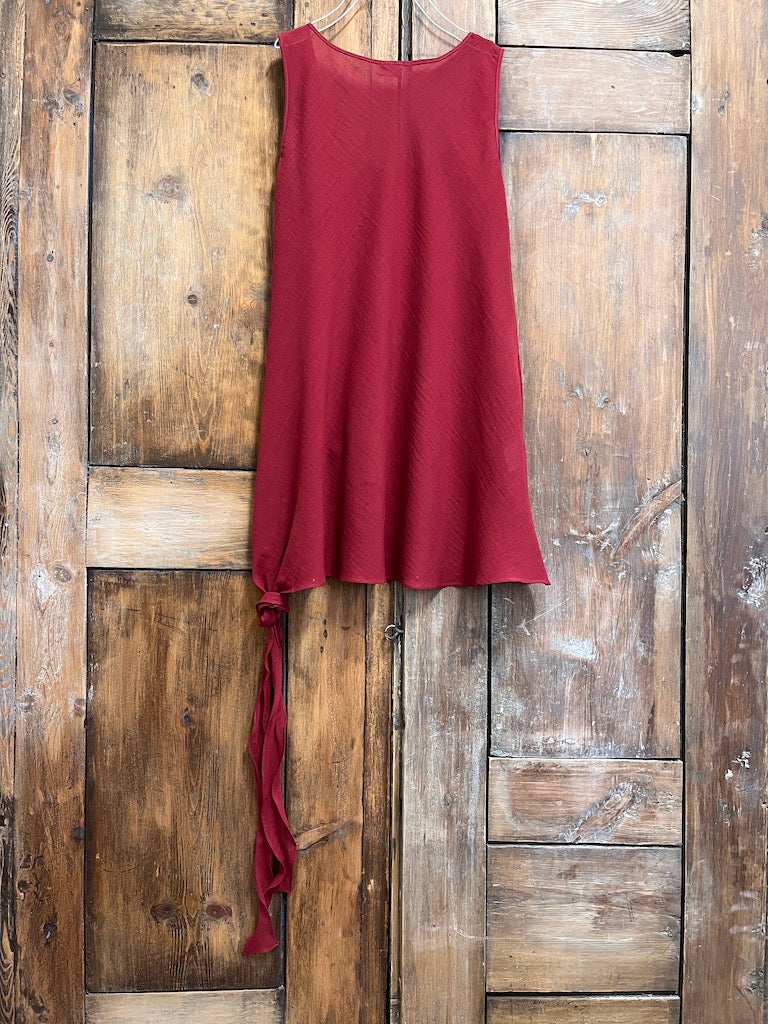 bordo pamuklu kolsuz asimetrik bluz
