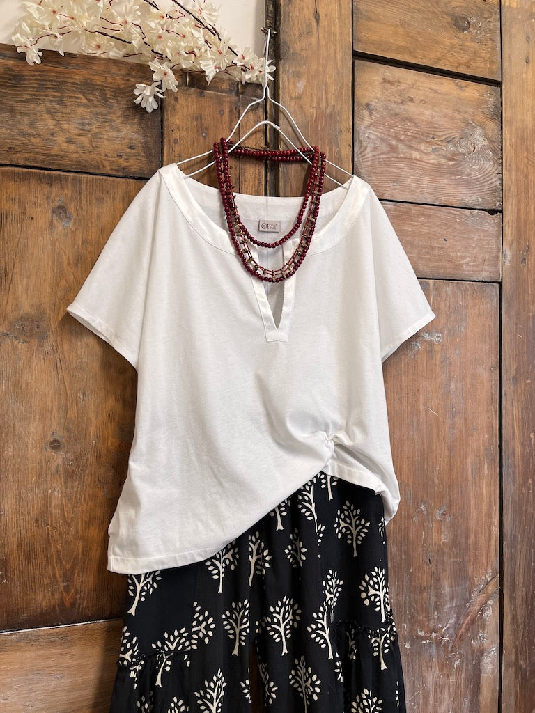 kısa kollu saten yırtmaç yaka pamuklu bluz