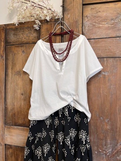 kısa kollu saten yırtmaç yaka pamuklu bluz