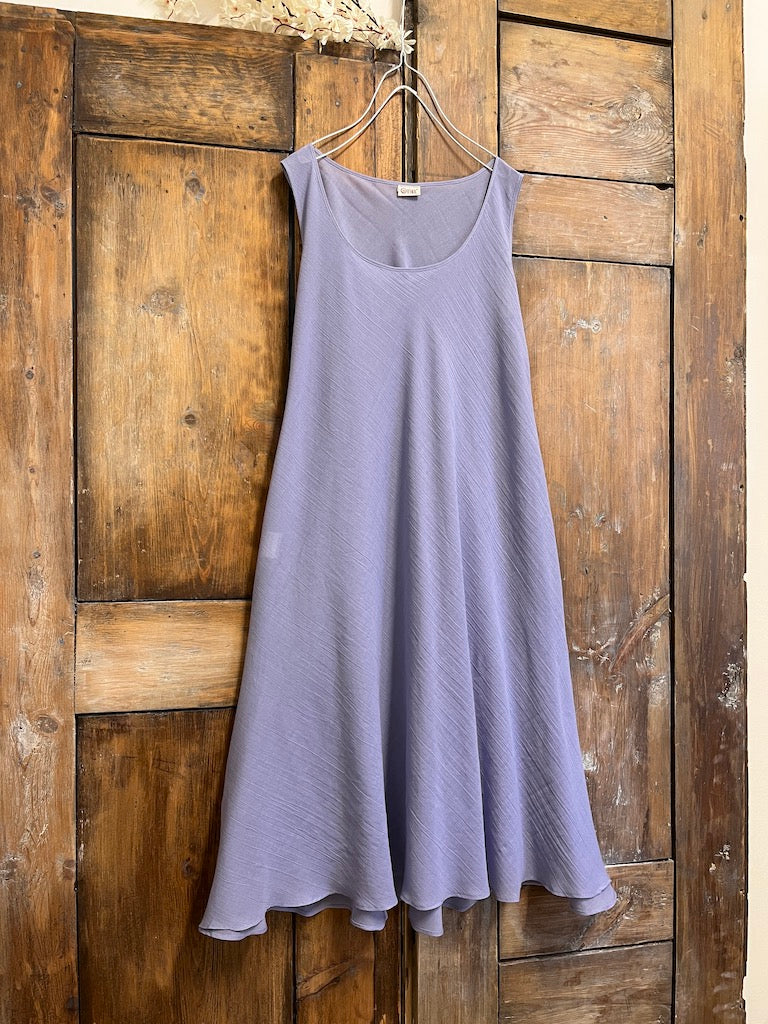 pamuklu kısa yırtmaçlı lila elbise