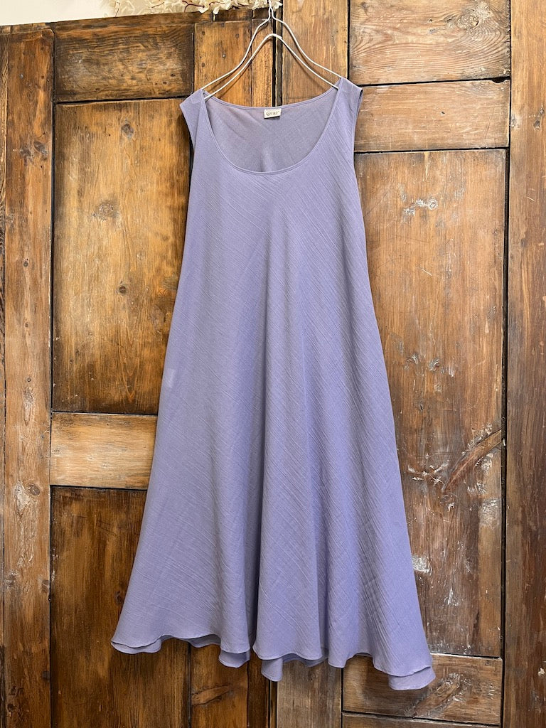 pamuklu kısa yırtmaçlı lila elbise