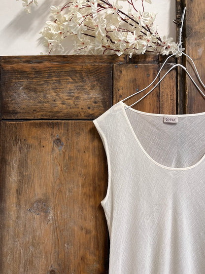 pamuklu uzun yırmatçlı krem elbise