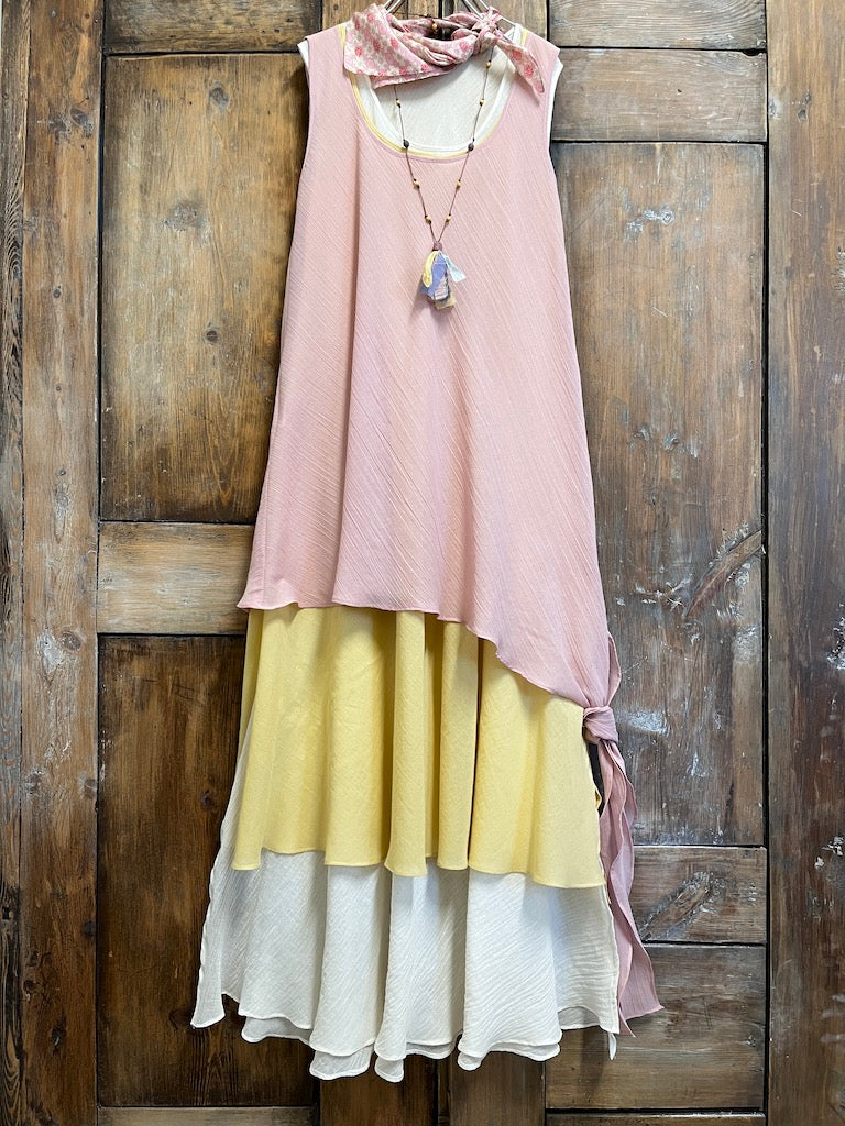 pamuklu uzun yırmatçlı krem elbise