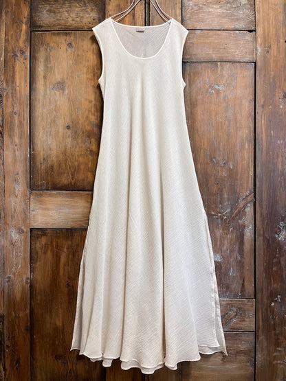 pamuklu uzun yırmatçlı krem elbise